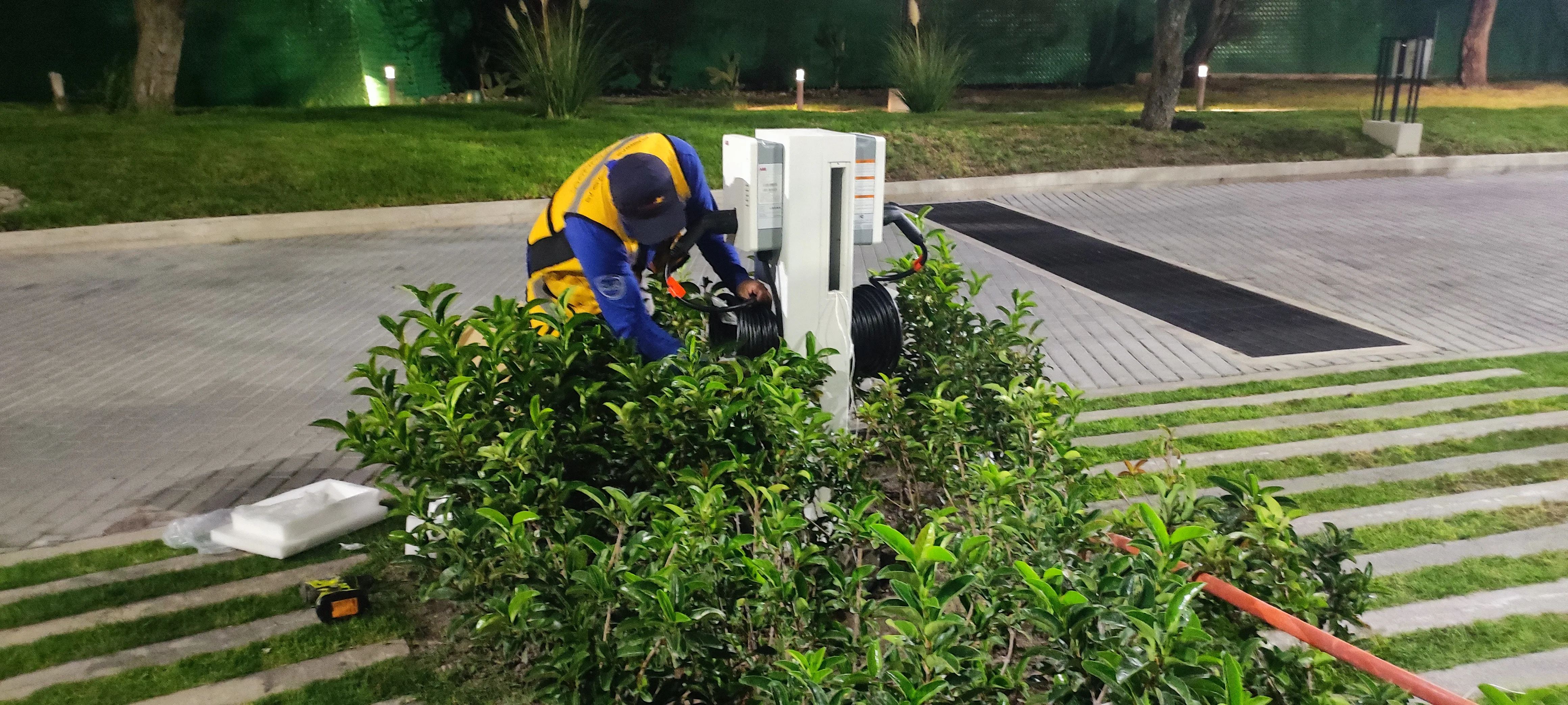 Instalación de Cargadores para Vehículos Eléctricos realizada por OLEACONTROLS